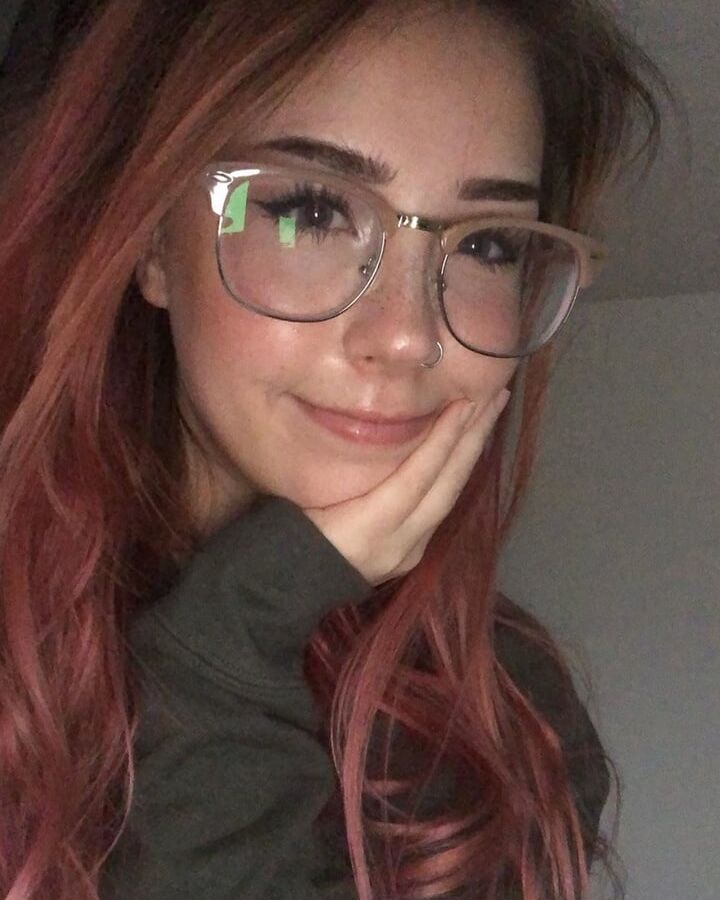 ADORABLE HOTTIE