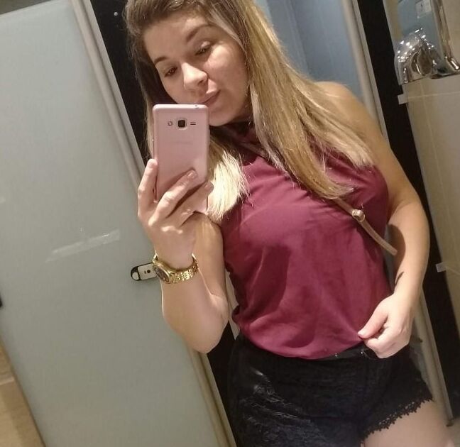 My sexy aunt - comment and tribute