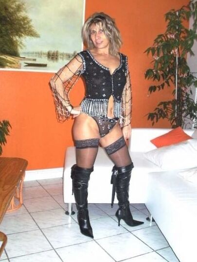 Horny y old Milf France Milf Liza