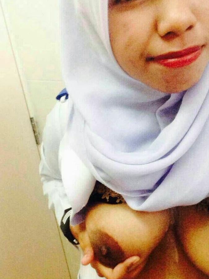 Ibu buah dada besar