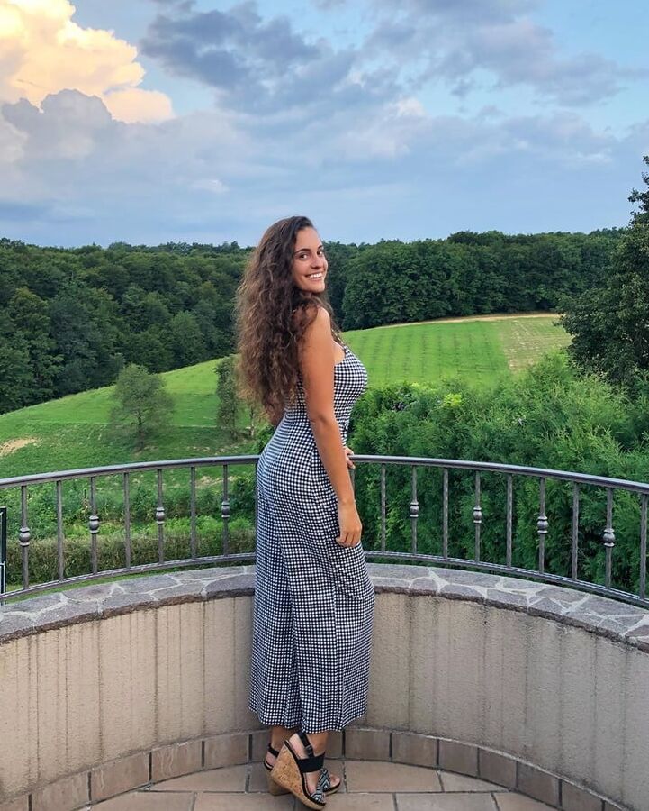 Slovenian celebs - Maja Pinteric