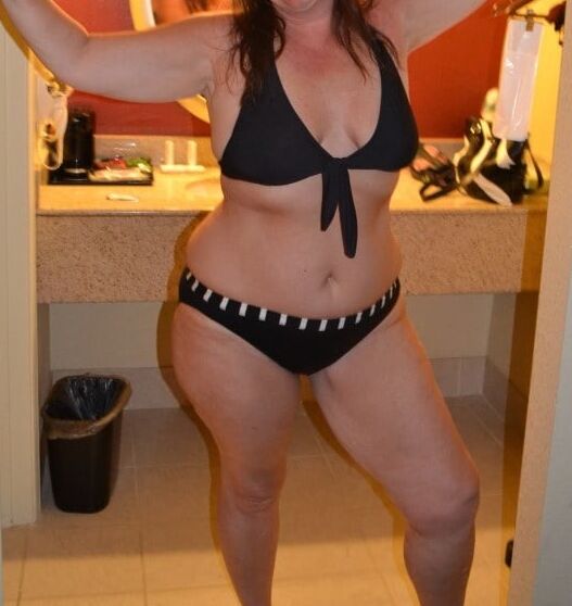 amateures and matures in bra and panty mix