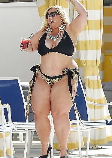 Chubby girls in High Heels!