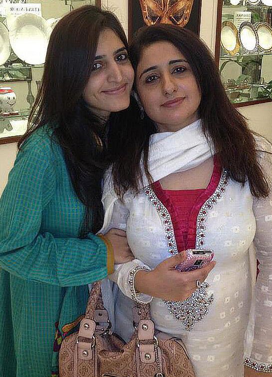 Sexy Desi and Paki MILFs