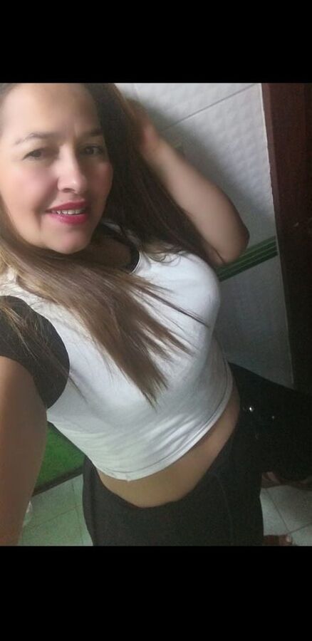 Mamacita Nalgona madura Jennifer