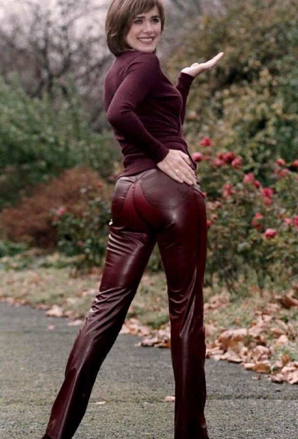 Female Celebrity Boots &amp; Leather - Carol Smillie