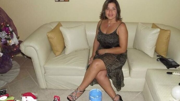 SDRUWS - BRAZILIAN SWINGER SLUT MATURE WIFE JANETTE