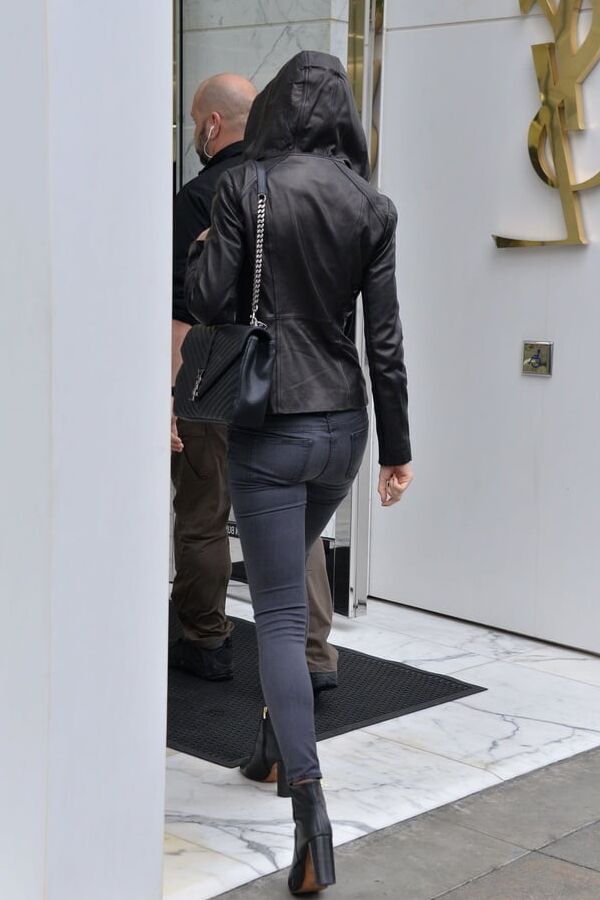 Taylor Swift&;s Ass (My Fav Pics)