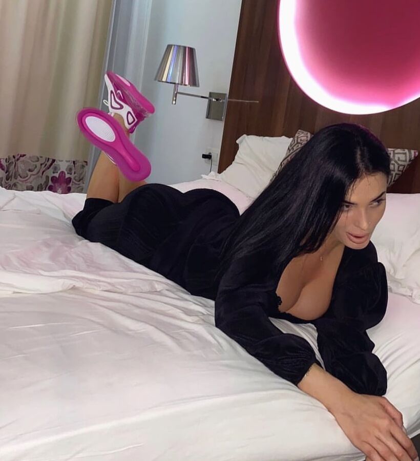 Serbian skinny fitnes girl beautiful ass Aleksandra Bigovic