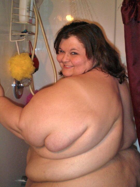 DON&;T KNOW WHO SHE IS BUT...