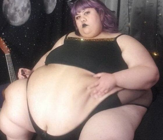 Beach Ball Babes - The Roundest BBW &amp; SSBBW