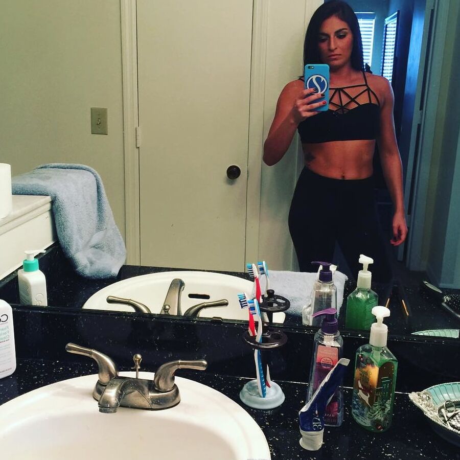 Sonya Deville