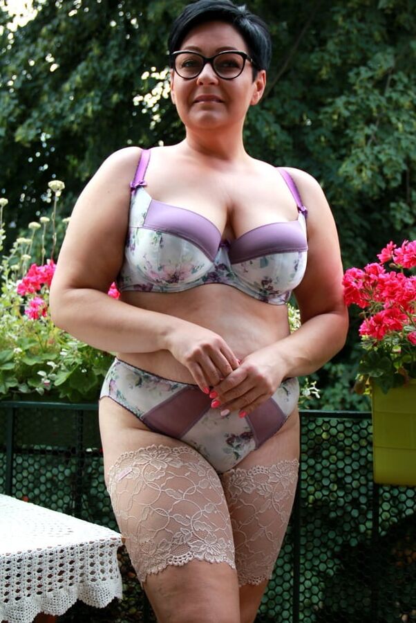 sexy plus size ladies in lingerie