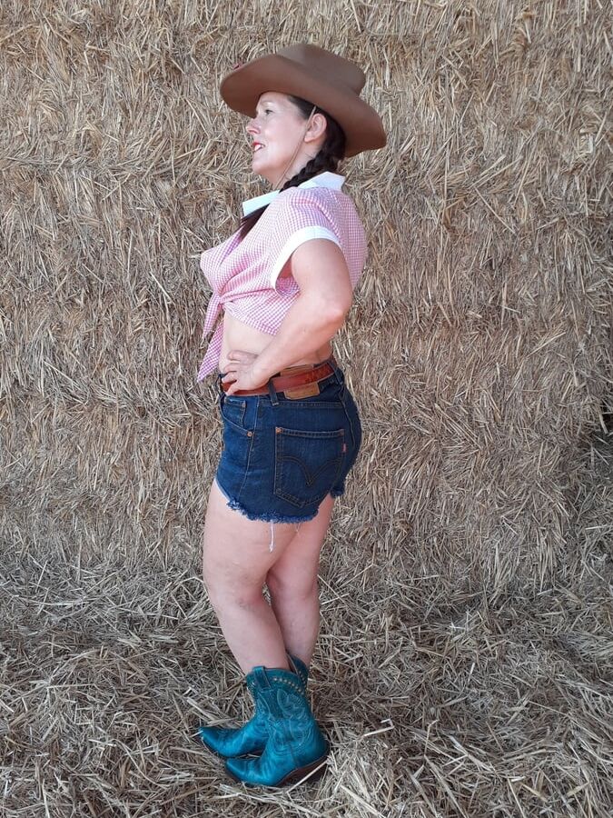 The Mrs in her Levi&;s shorts