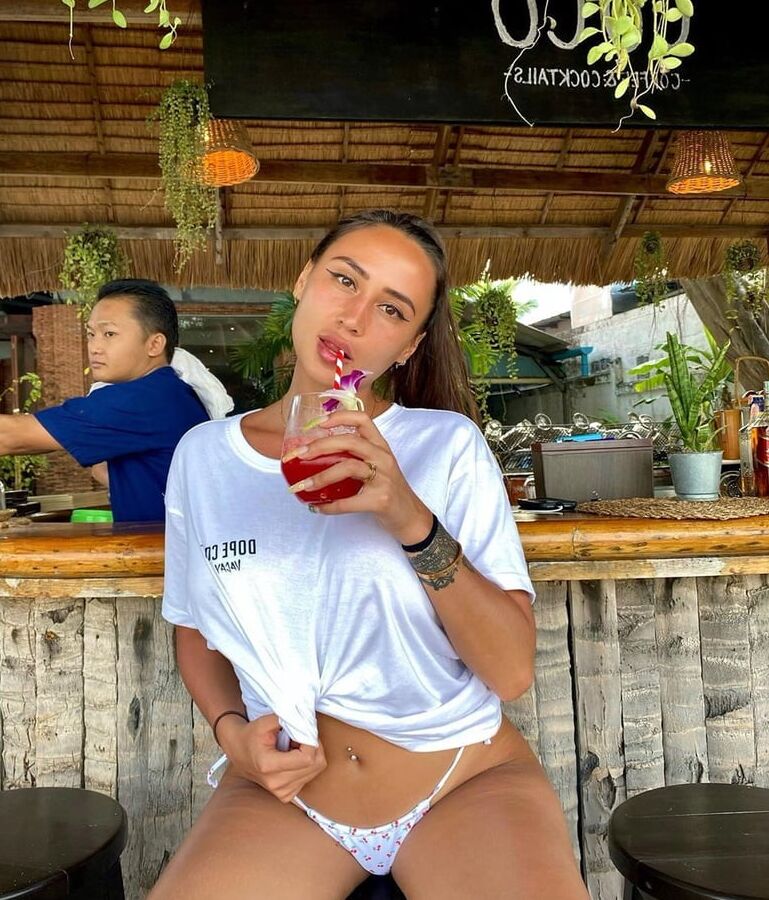 Astrid Nelsia - Sexy Asian Babe