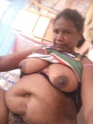 PNG MAMA TOLAI