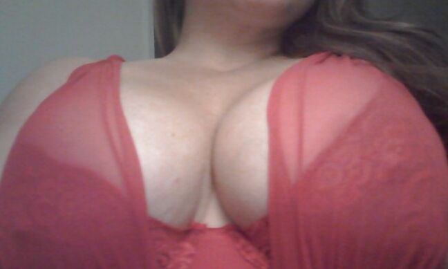Sexy ass Latina Milf