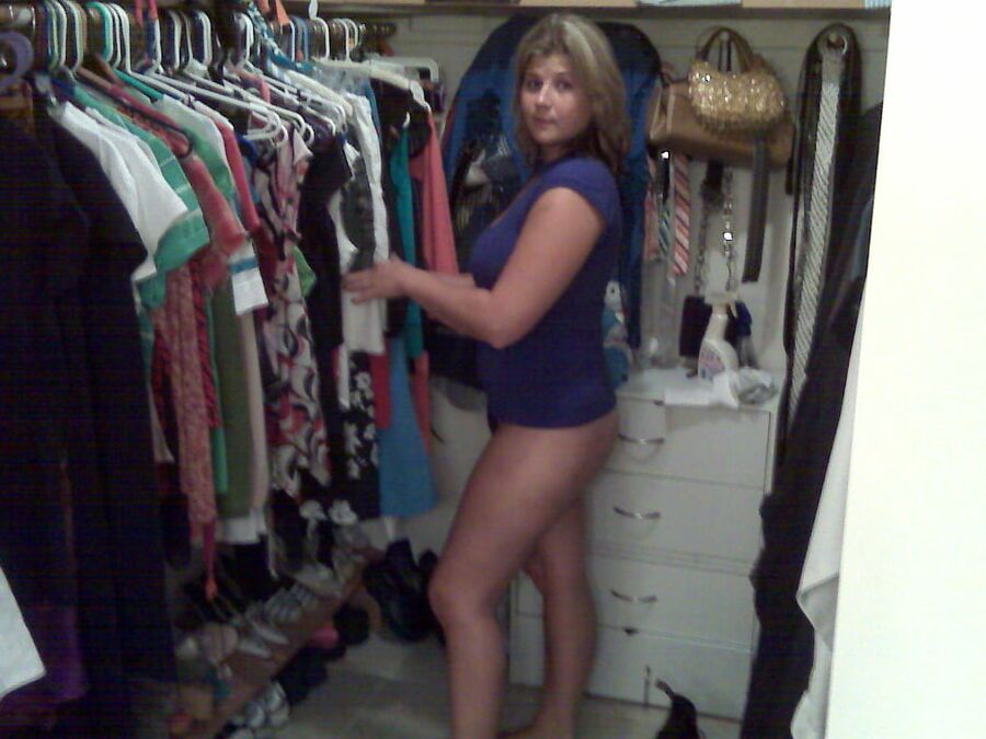 Super sexy curvy MILF