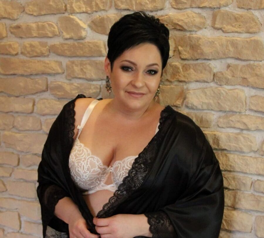 sexy plus size ladies in lingerie