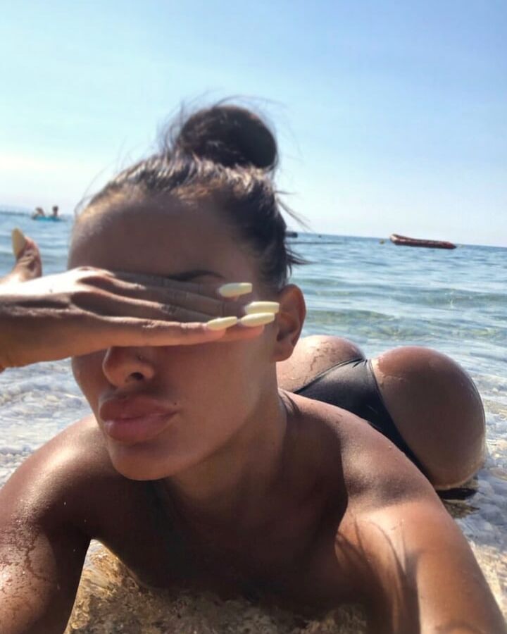 Serbian skinny fitnes girl beautiful ass Aleksandra Bigovic