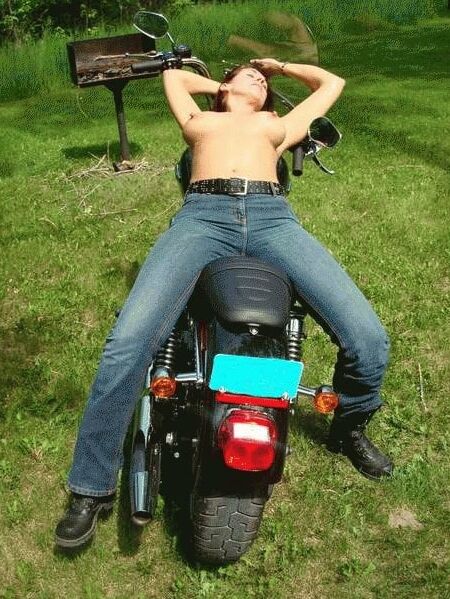 Two wheel babes