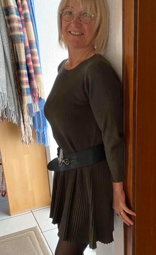 Geile alte Vergwaltigungs Matratze in Nylons
