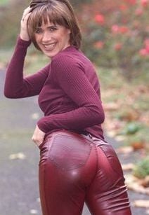 Female Celebrity Boots &amp; Leather - Carol Smillie
