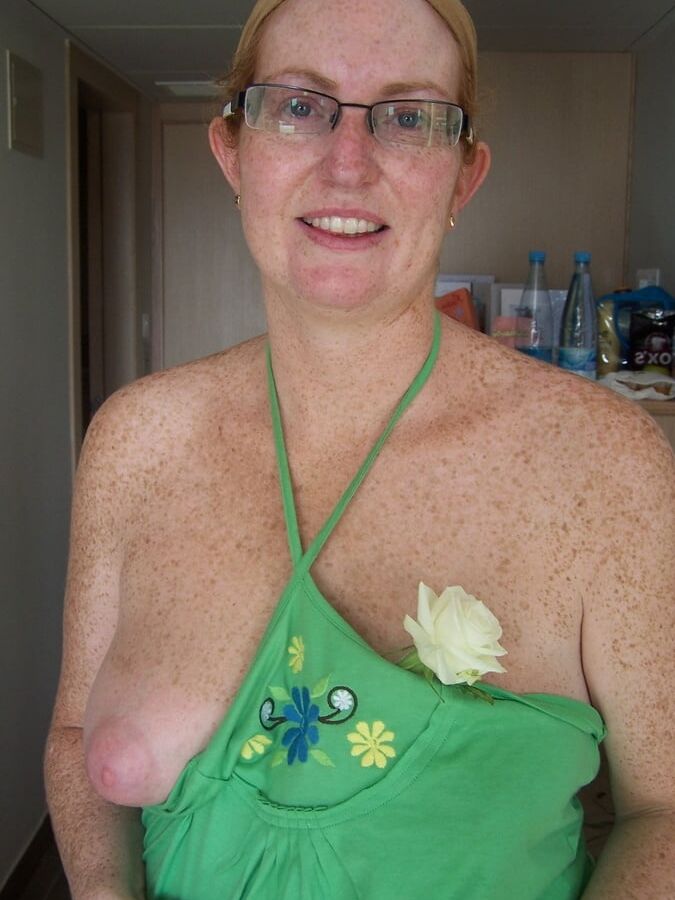 Marie, sexy UK housewife