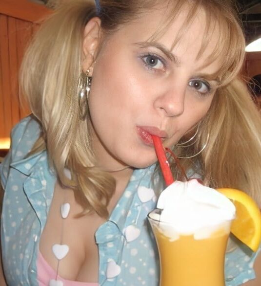 Tia ballard (gorgeous blonde voice actress)