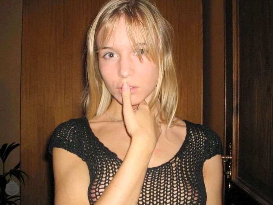 Amateur gorgeous blonde