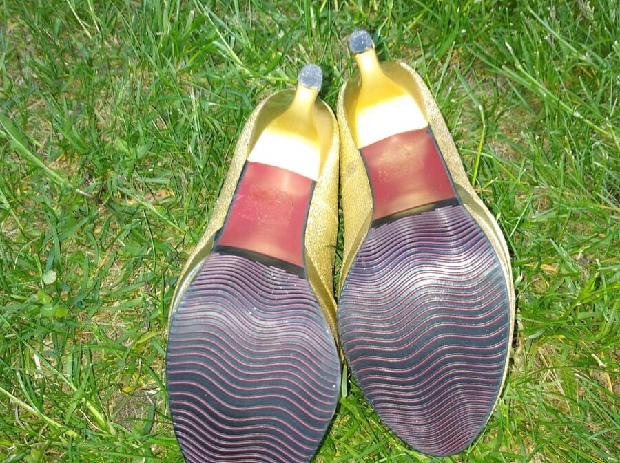 heels gold