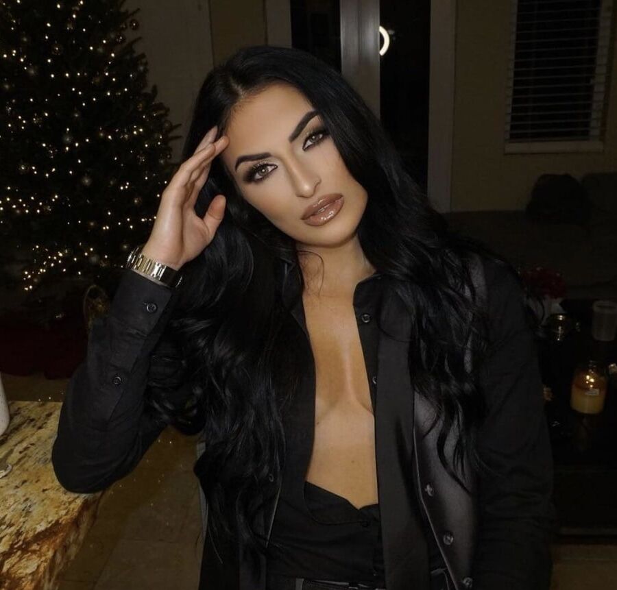 Sonya Deville