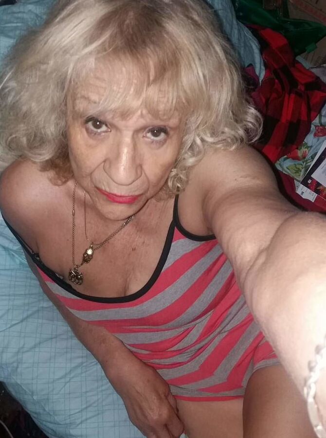 Abuela caliente