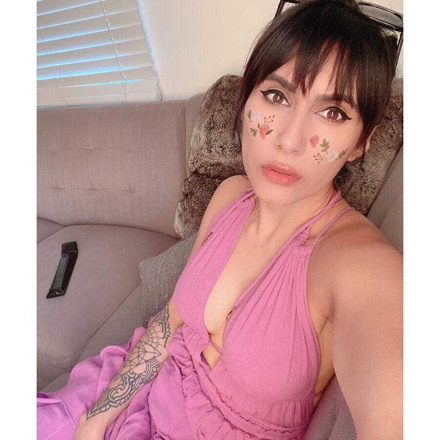 Cristina vee (hot voice actress)