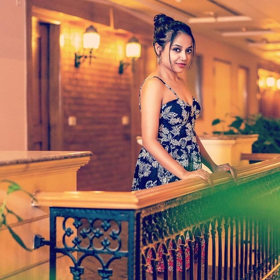 Unknown Desi Girl (leaked nudes)