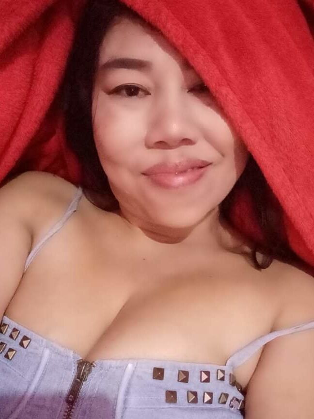 Ibu di rumah.