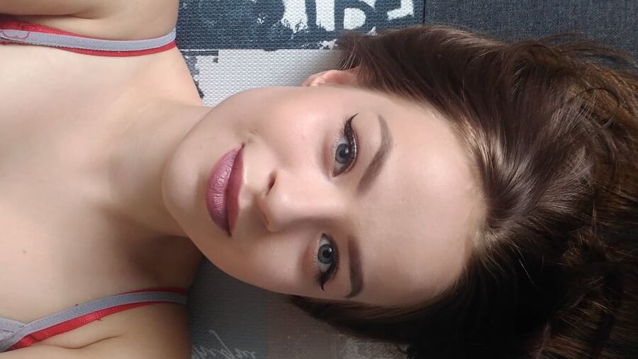 Pics that make my cock hard
