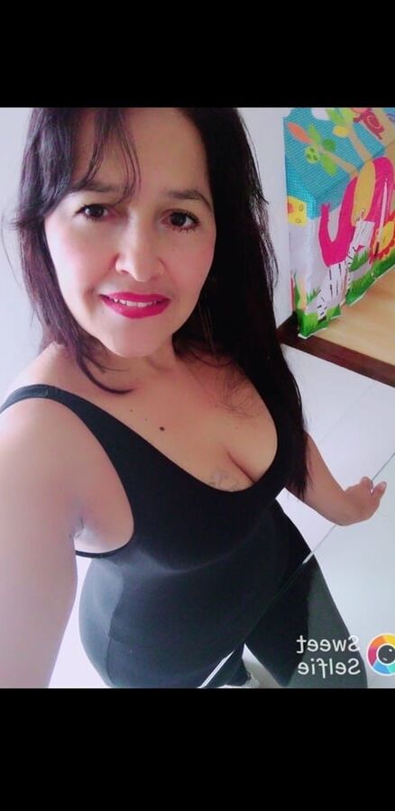 Mamacita Nalgona madura Jennifer