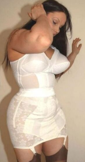 Girdle, Mieder, Shapewear und Heels I