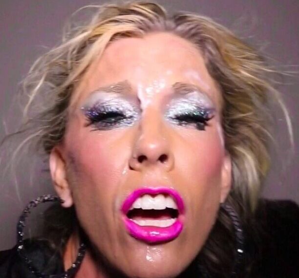 Slut-Aunty open Mouth for Extreme Facefuck