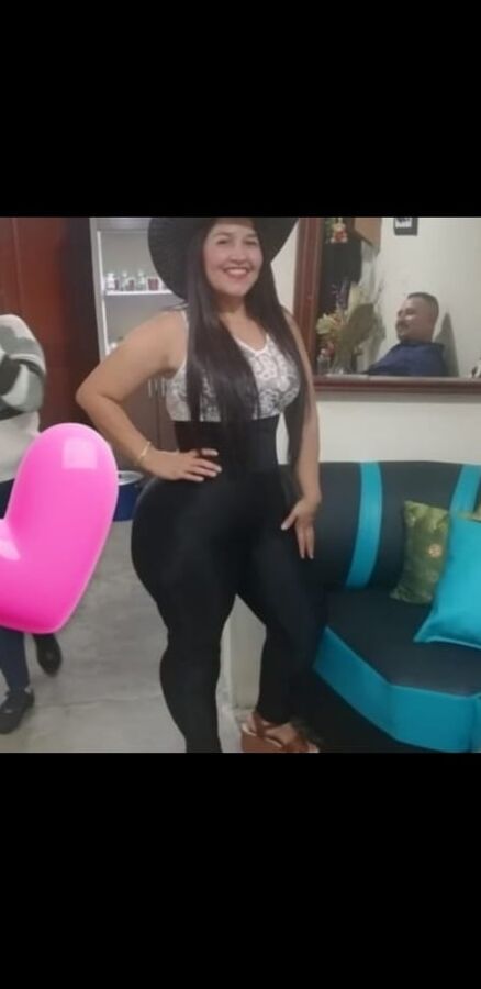 Mamacita Nalgona madura Jennifer