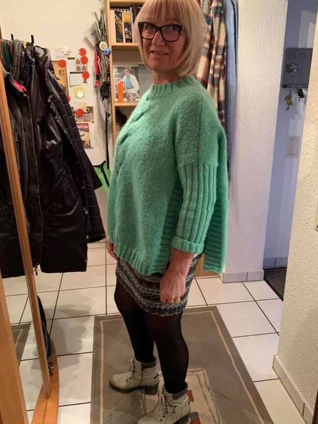 Geile alte Vergwaltigungs Matratze in Nylons
