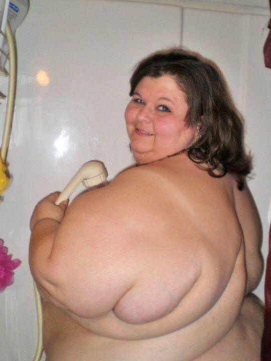 DON&;T KNOW WHO SHE IS BUT...