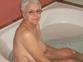JEANNE THE SEXY SEXY GRANNY WITH HER BIG TITTS