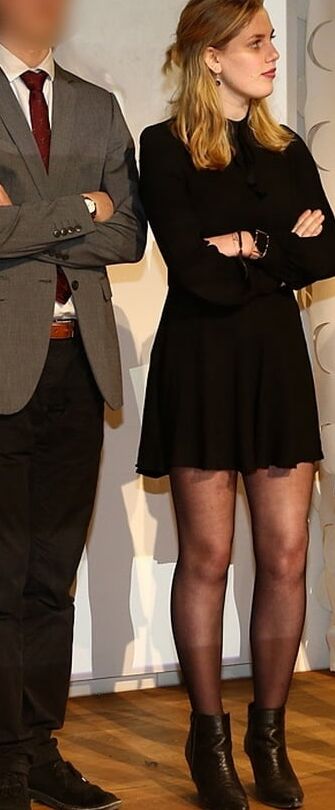 Museum Girls in Pantyhose