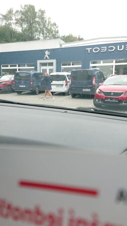 PEUGEOT DEALER :-)
