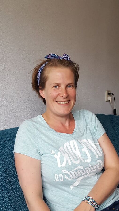 Non porno graphic milf pics