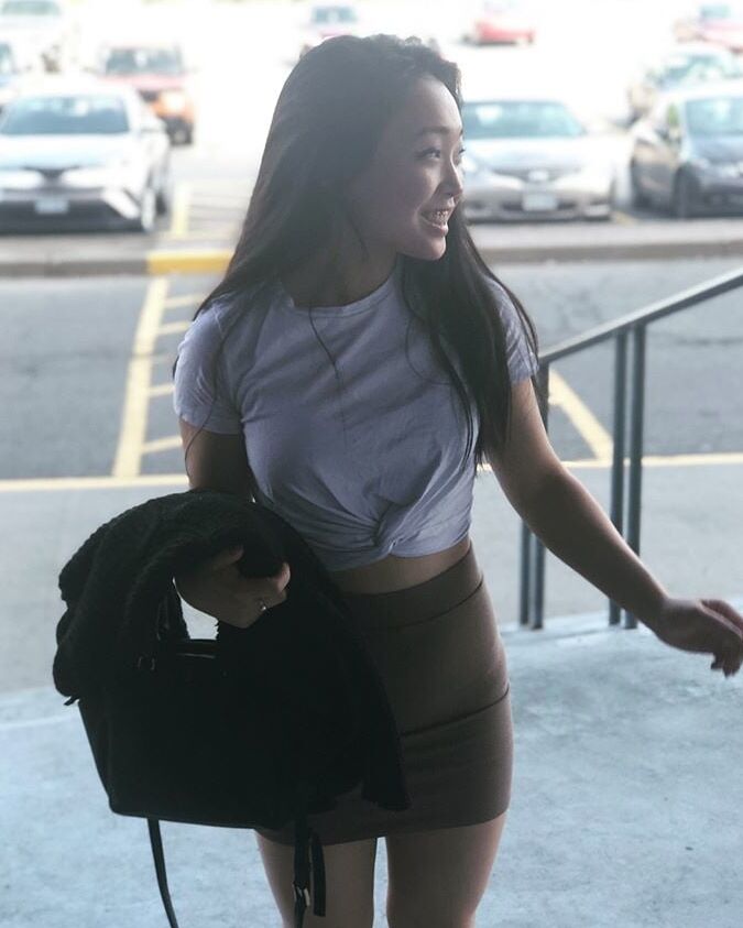 AZN HOTTTSMoking bitch