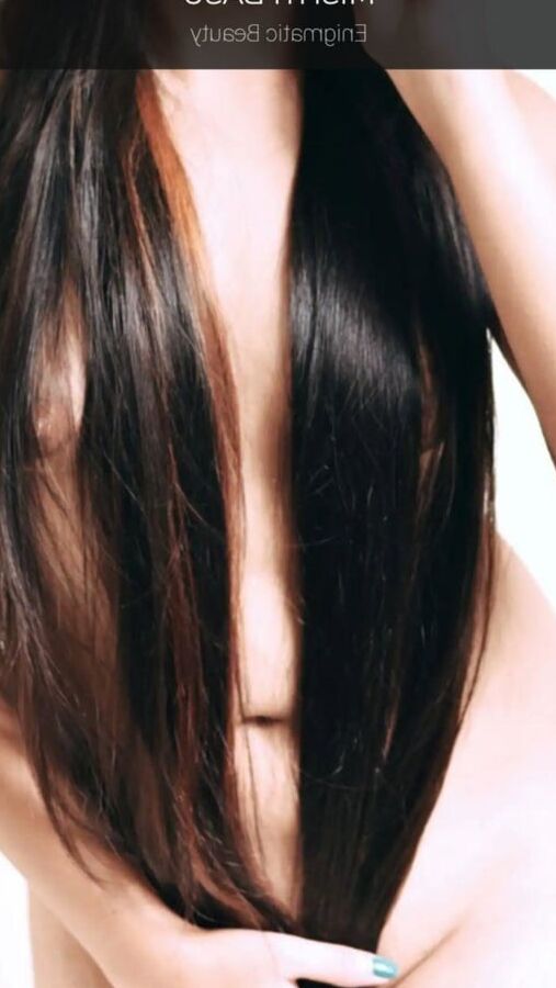 Unknown Desi Girl (leaked nudes)