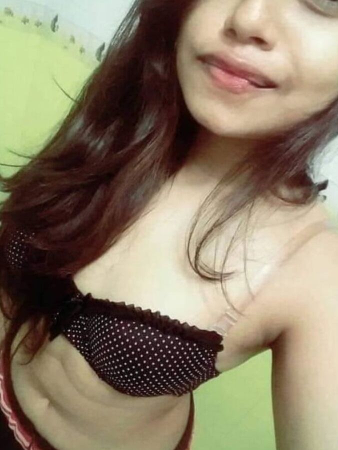 hot desi girl boobs show